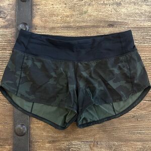 Lululemon Speed Up 2.5” Women's Camouflage Shorts